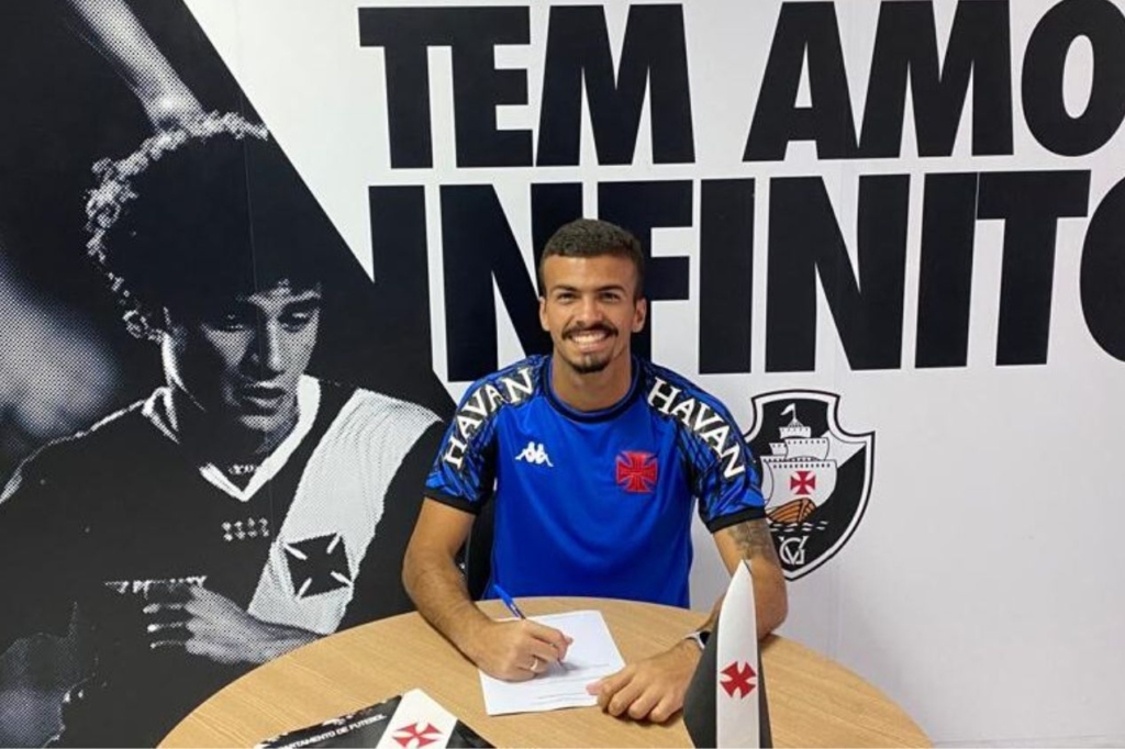 Vasco empresta Cadu Neves, goleiro com multa milionária, para clube da Série D