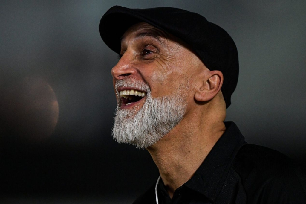 Entenda por que Álvaro Pacheco, novo técnico do Vasco, ainda não foi regularizado na CBF