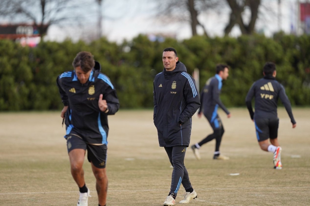 Lionel Scaloni envia pré-lista da Argentina para a Copa América