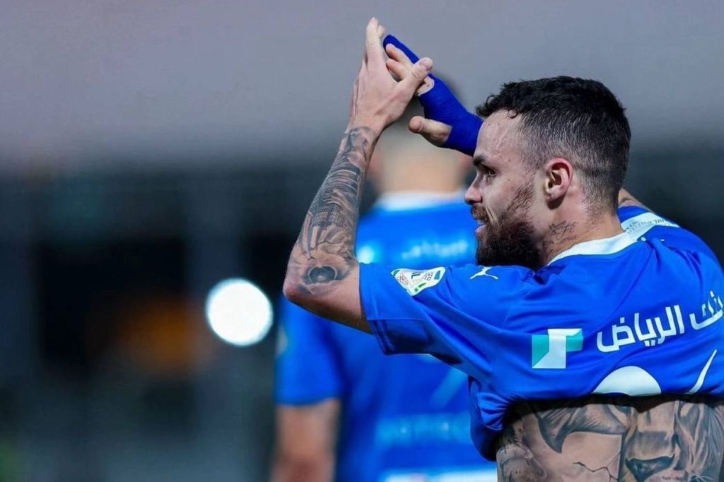 Corinthians entra na briga por Michael