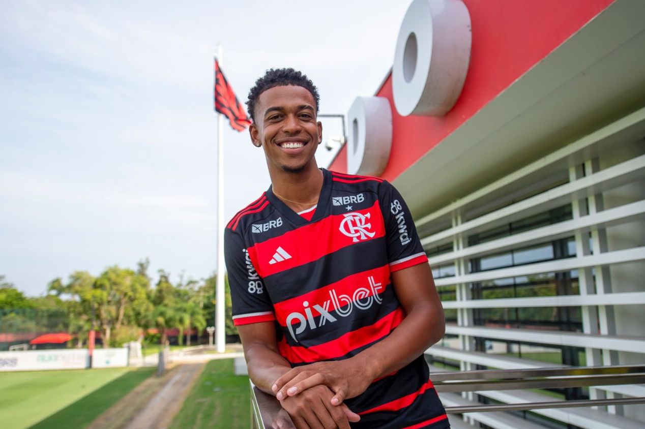 Gabigol não vive bom momento e deixar o Flamengo no fim de 2024. Carlinhos, por outro lado, é uma das apostas de Tite na Libertadores