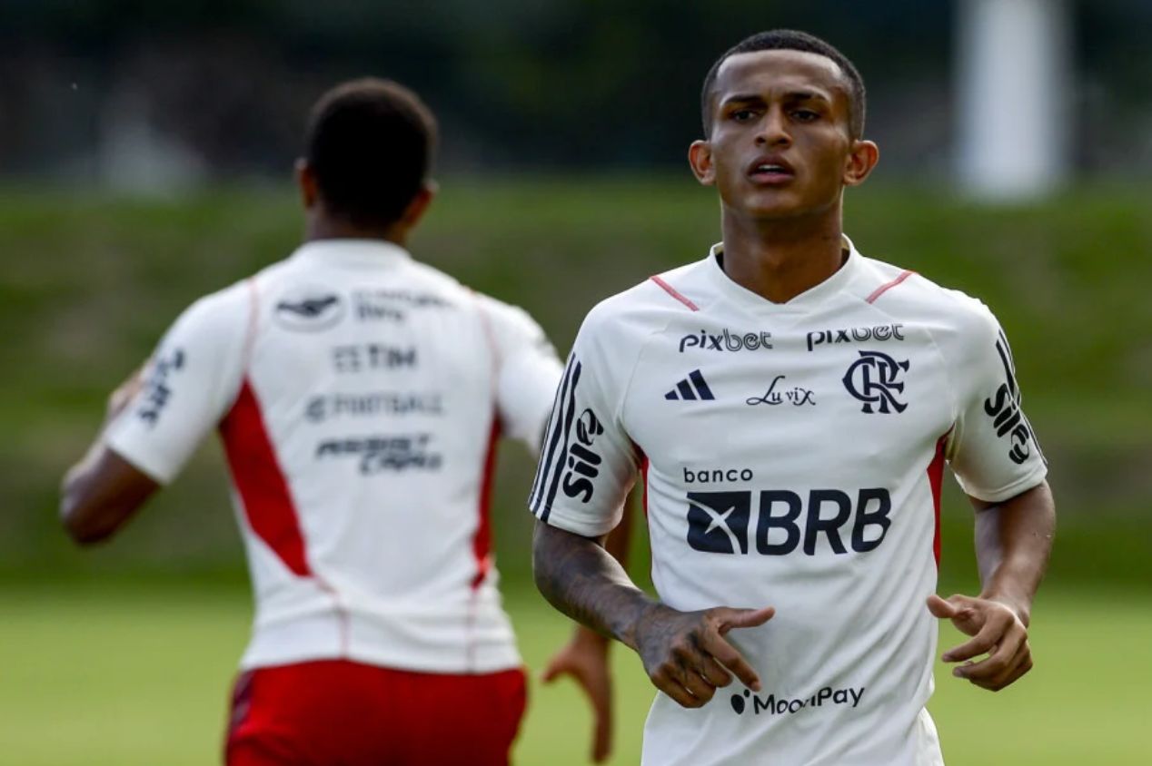 Clube português faz sondagem para empréstimo de Wesley, do Flamengo