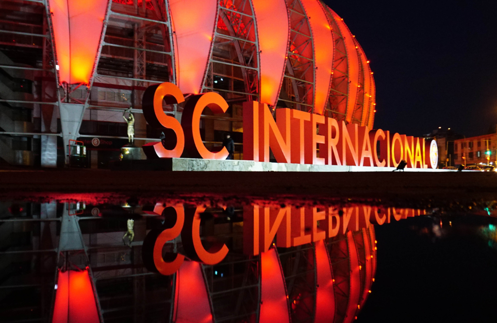 Jogos foram adiados por 20 dias