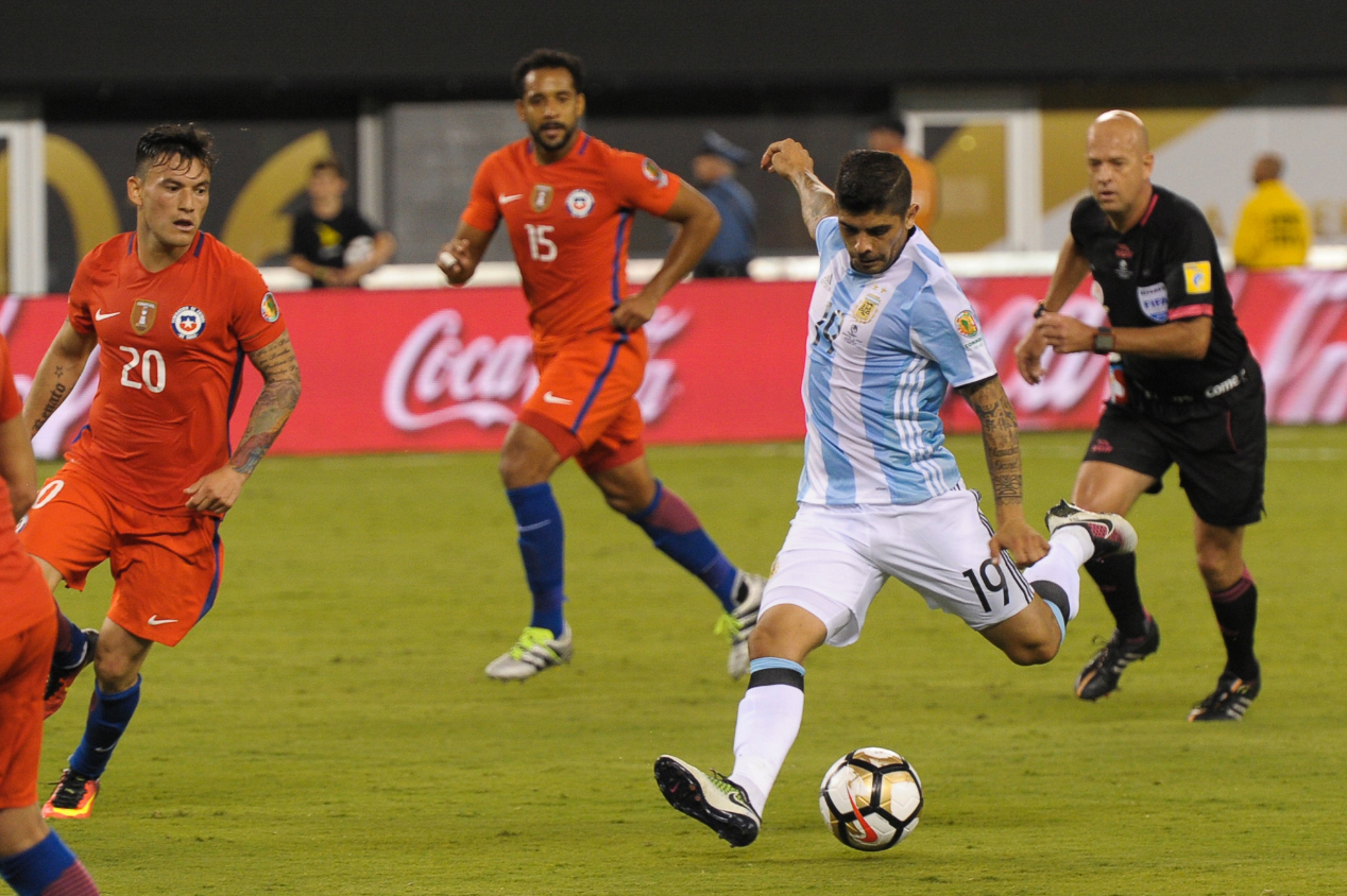 Argentina e Chile jogam pela Copa América