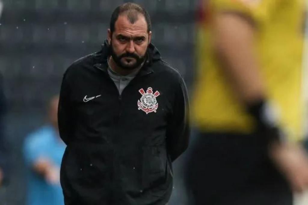 Danilo Andrade foi demitido do Corinthians