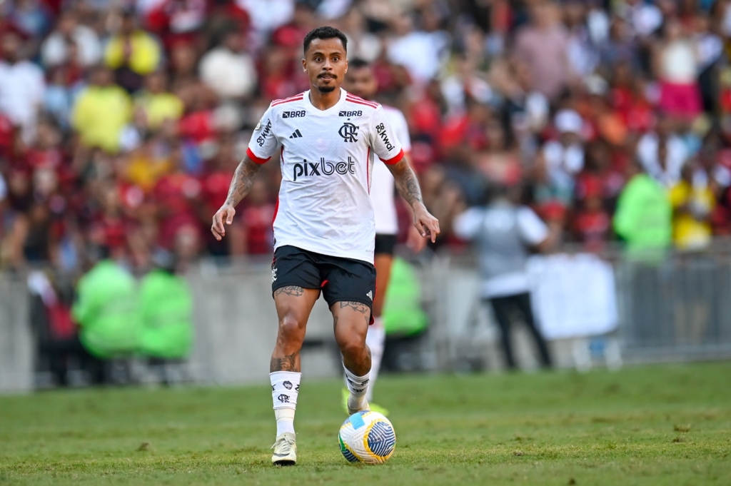 Allan em ação pelo Flamengo