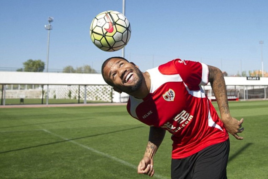 O que se sabe sobre o interesse do Athletico em Tiago Bebé, do Rayo Vallecano?