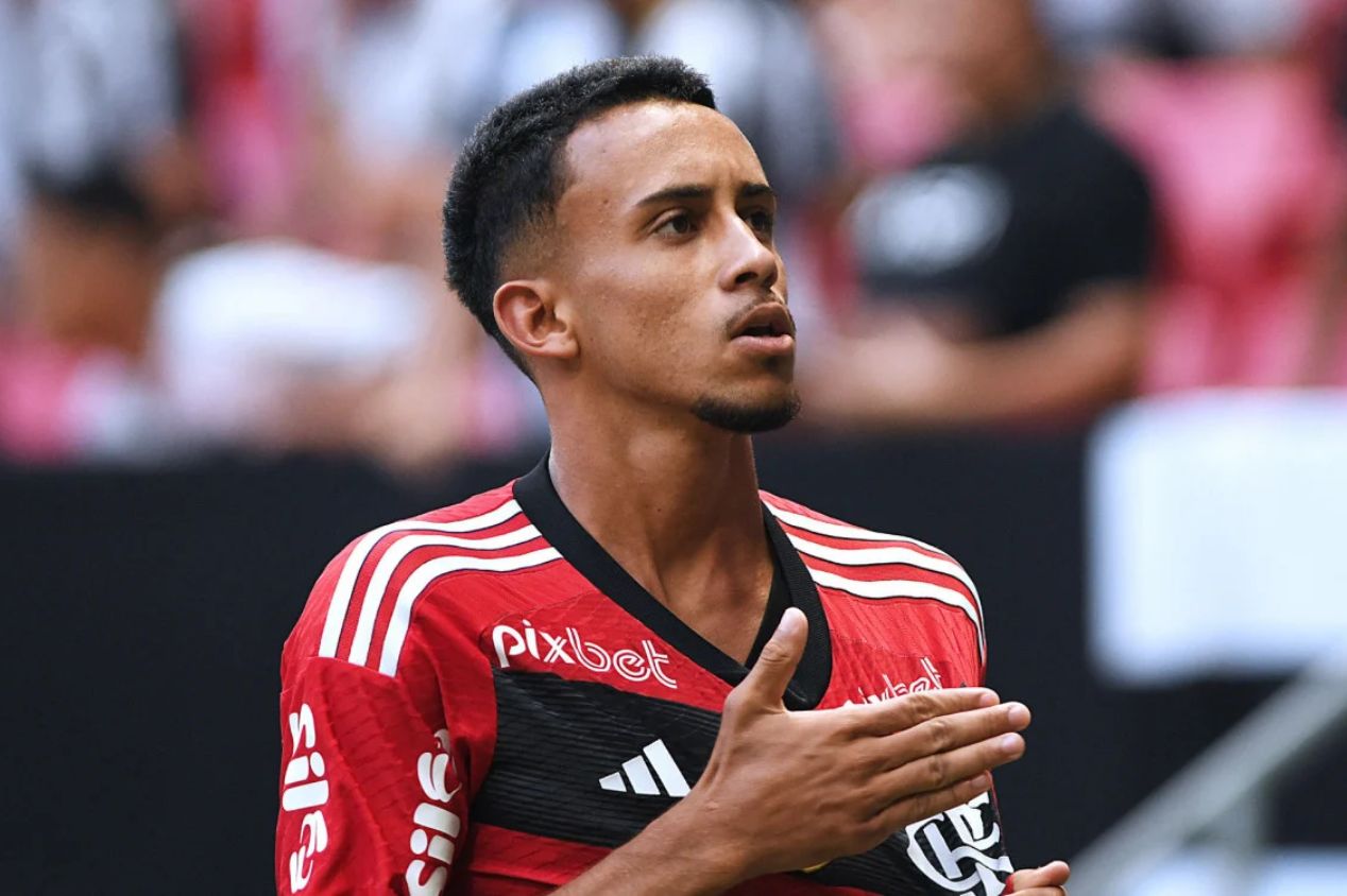 Dirigente do PSV nega interesse na contratação de Matheus Gonçalves, do Flamengo