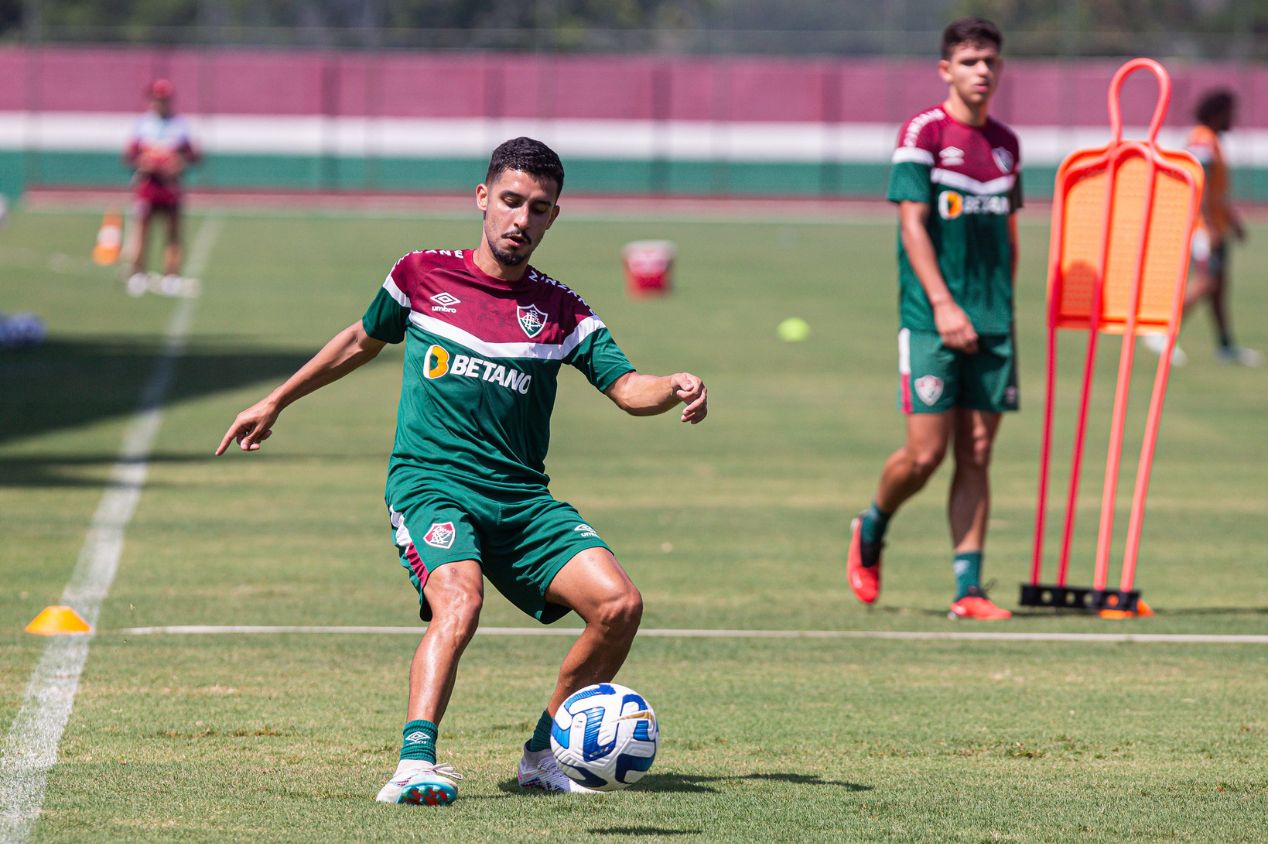 Fluminense rescinde com Danielzinho, que acerta com time dos Emirados Árabes