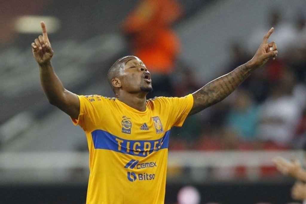 Samir acerta com Mazatlán