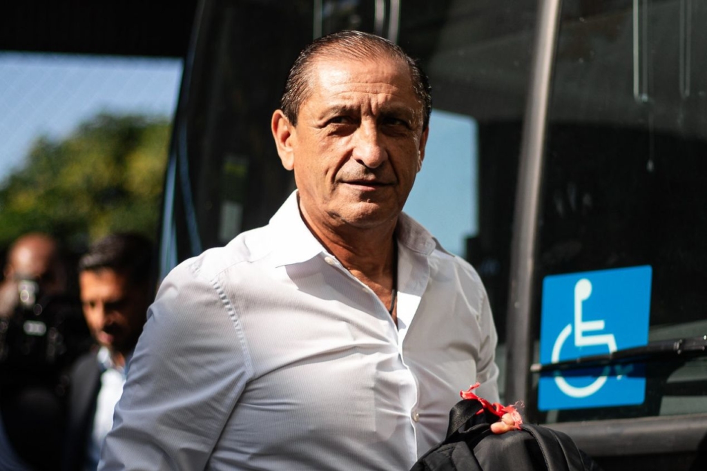 Rámon Díaz é o novo técnico do Corinthians