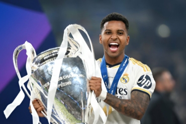 Rodrygo tem contrato até junho de 2028 com o Real Madrid. Atacante teve atuação destacada contra o Borussia Dortmund
