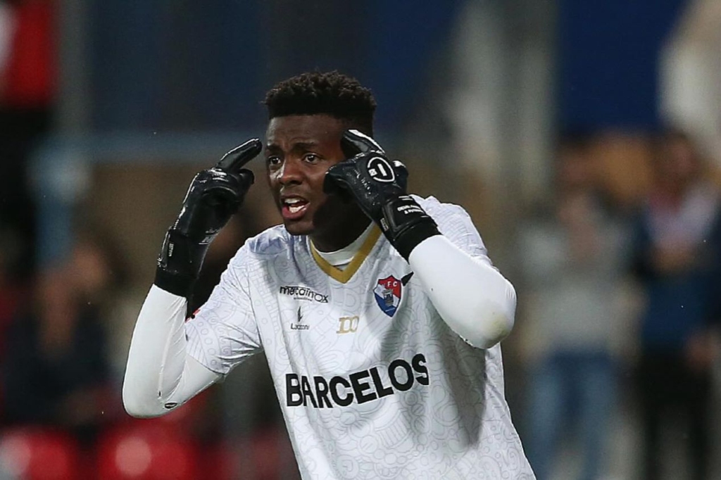 Nottingham Forest envia proposta por Andrew Ventura, ex-Botafogo, do Gil Vicente