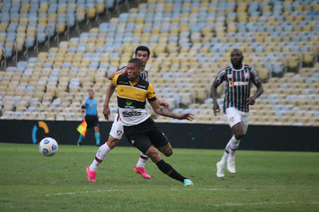 Fluminense e Criciúma no Maracanã