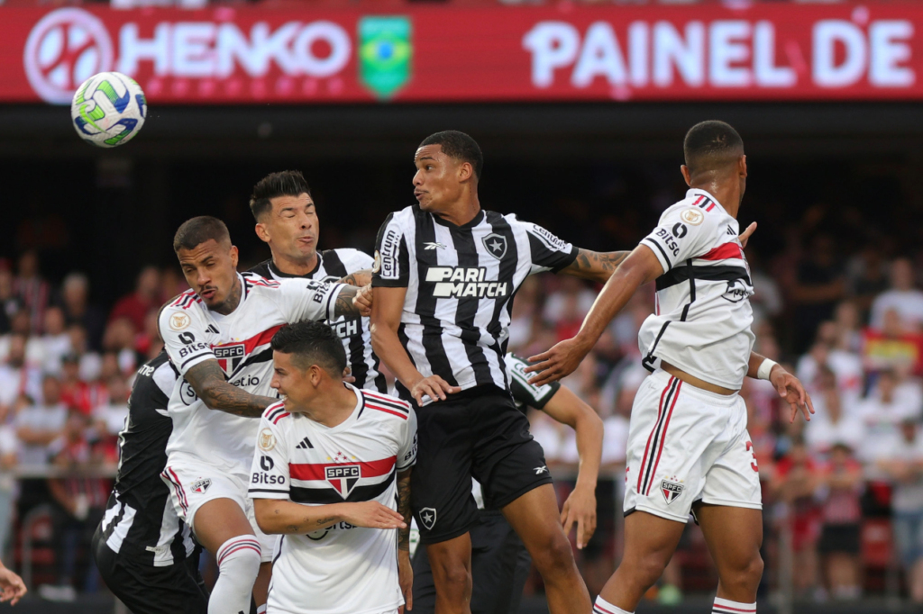 São Paulo e Botafogo fazem jogo importante pelo Campeonato Brasileiro