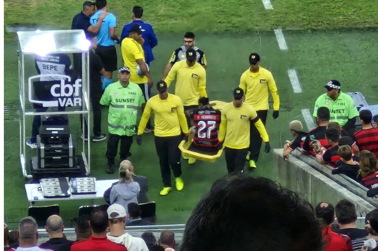 Flamengo: Bruno Henrique sente lesão e é substituído na metade do primeiro tempo