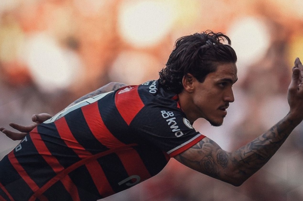 Pedro teve atuação destacada na vitória do Flamengo sobre o Atlético-GO
