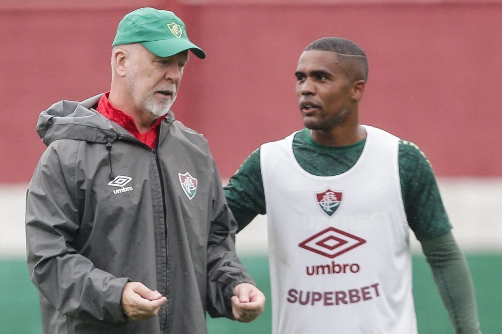 Saiba bastidores da saída de Douglas Costa do Fluminense
