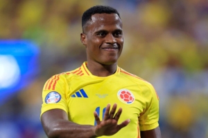 Arias joga pela ColÔmbia até 16 da etapa final contra o Peru