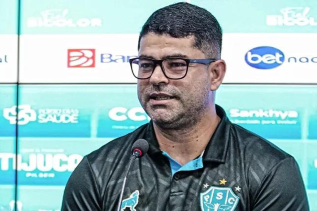 Ari Barros perdeu queda de braço com Hélio dos Anjos