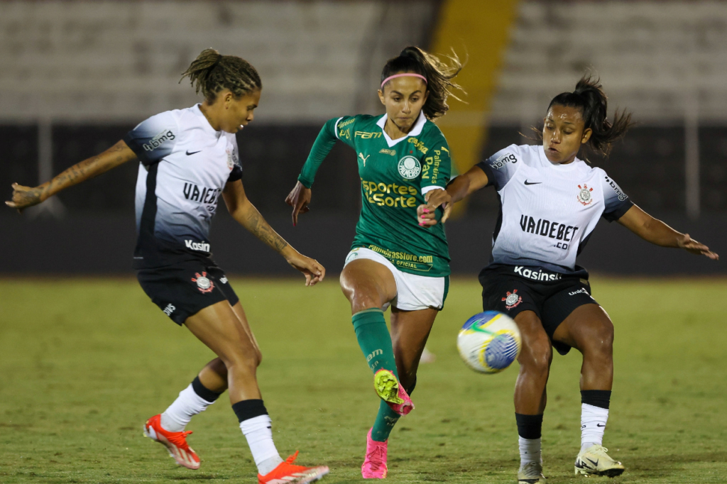 Palmeiras x Corinthians: onde assistir, escalações, desfalques, arbitragem e ODDS
