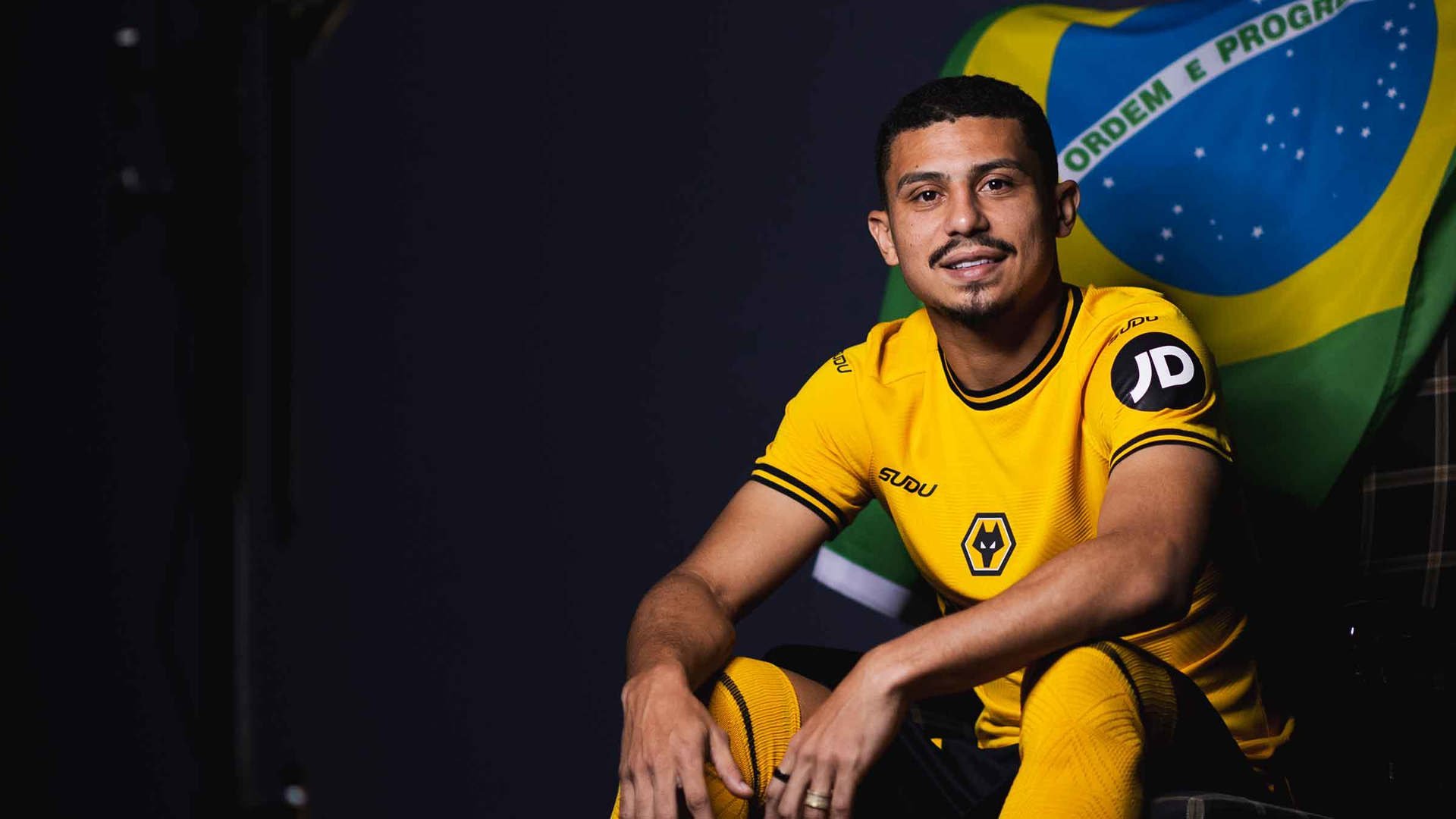 André foi confirmado oficialmente como novo reforço do Wolverhampton (ING)