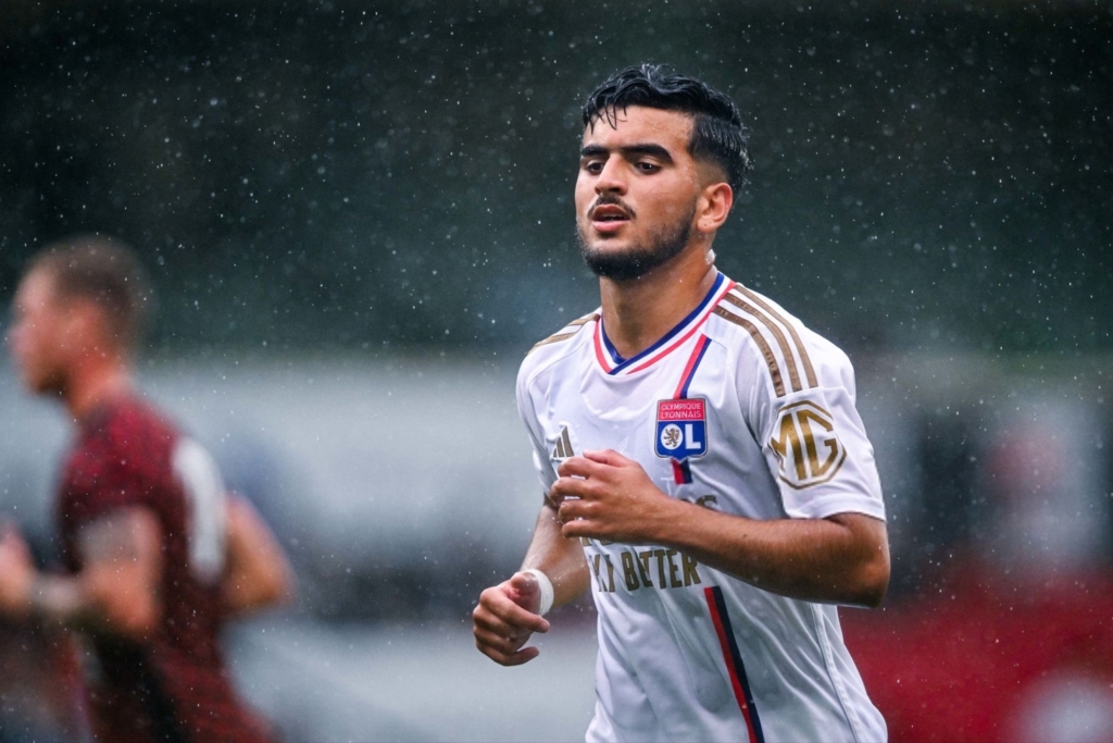 Mohamed El Arouch no Botafogo: saiba como foi a última temporada do jogador no Lyon