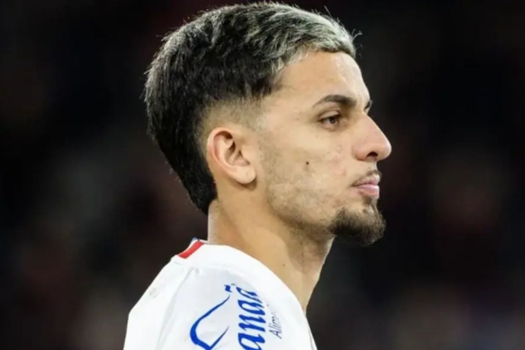 Cria do Fluminense, Biel renova contrato com Bahia e passa a ter multa milionária