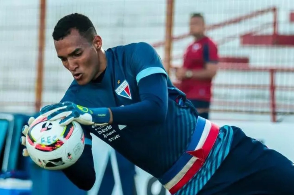 Bruno Guimarães trocou o Fortaleza pelo Portimonense, de Portugal