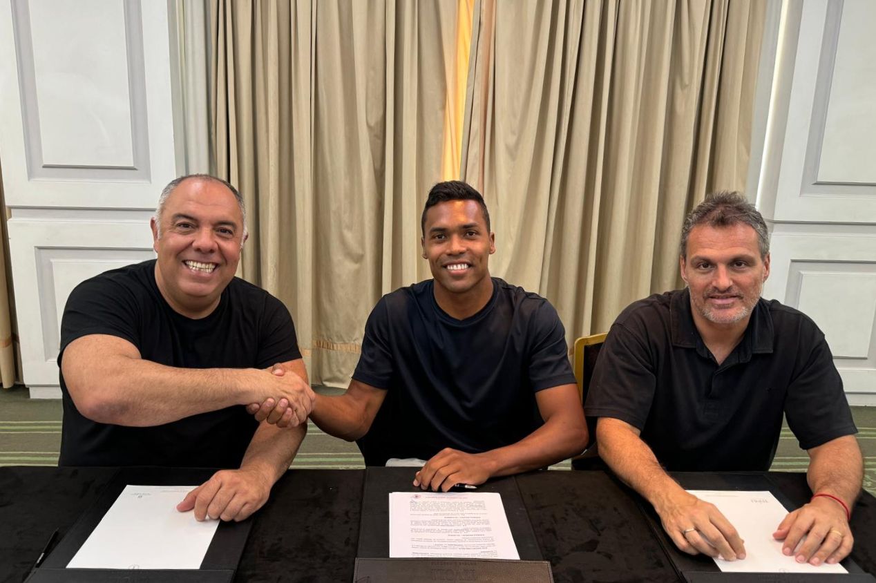 Flamengo anuncia contratação de Alex Sandro, ex-Juventus, até 2026