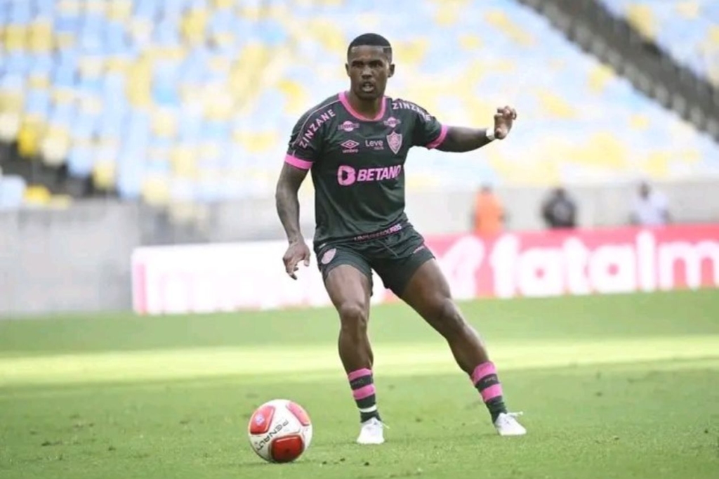 Ex-Fluminense e Grêmio, Douglas Costa é contratado por clube da Austrália