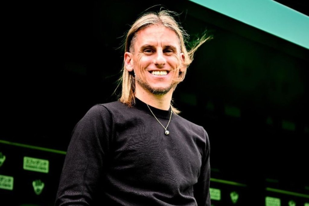 Beccacece pré-relaciona quatro jogadores que atuam no Brasil