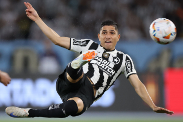 Jefferson Savarino lamenta falta de sorte em bola na trave no empate entre Botafogo x São Paulo na Libertadores