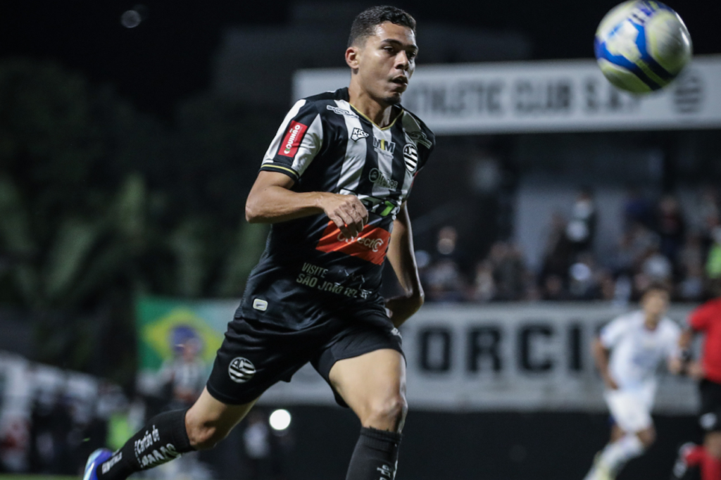 Ynaiã se despede do Athletic