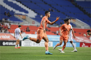 Yuri Tanque celebra marco significativo de 50 participações em gols na carreira