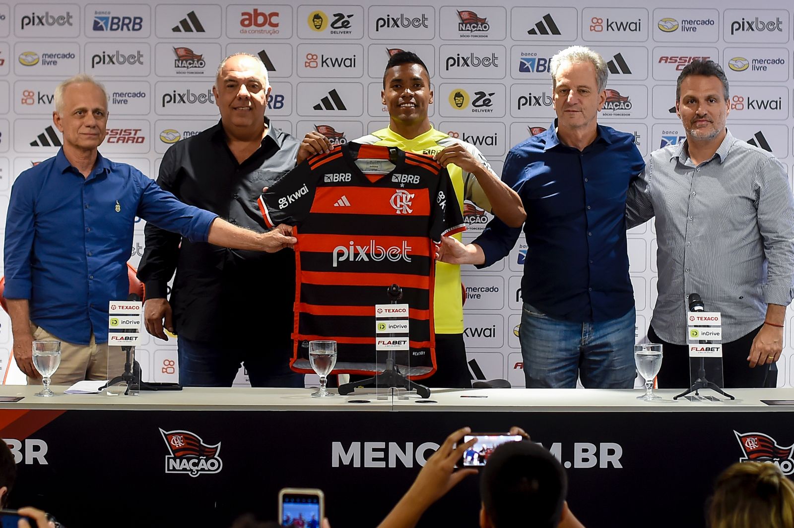 Alex Sandro é o novo reforço do Flamengo