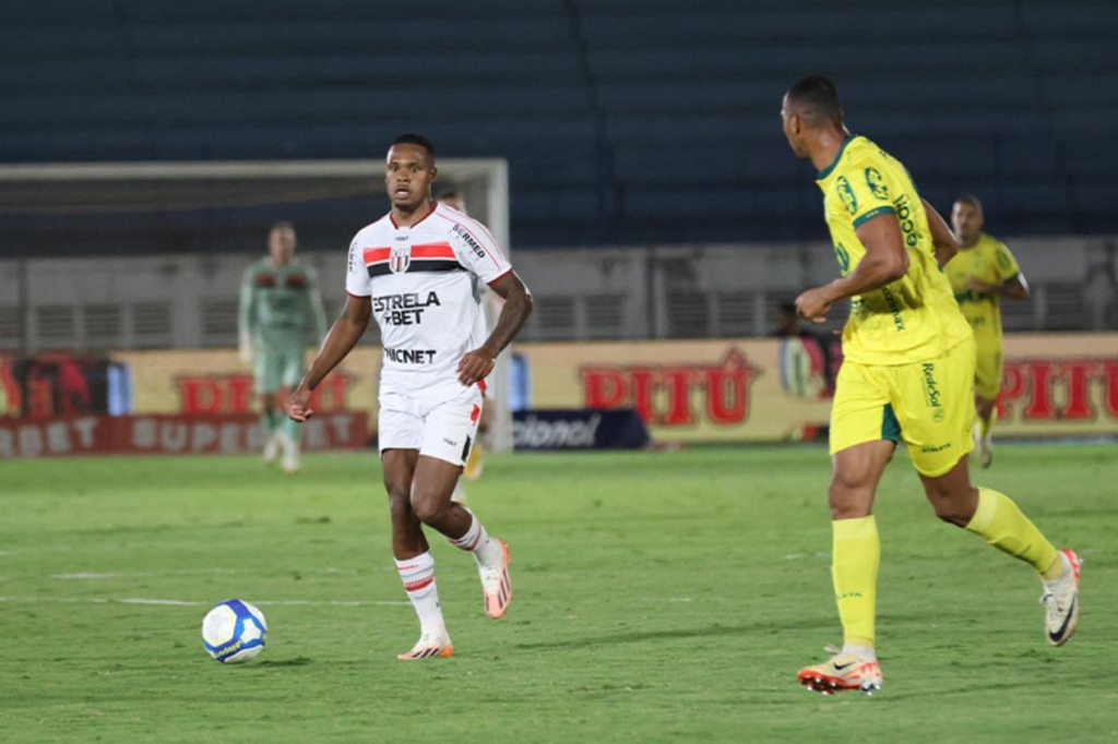 Quanto o Botafogo-SP pagou por Alexandre Jesus? Entenda a negociação com o Fluminense