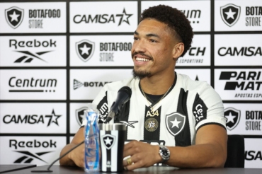 Grêmio tenta convencer John Textor a emprestar Adryelson; entenda