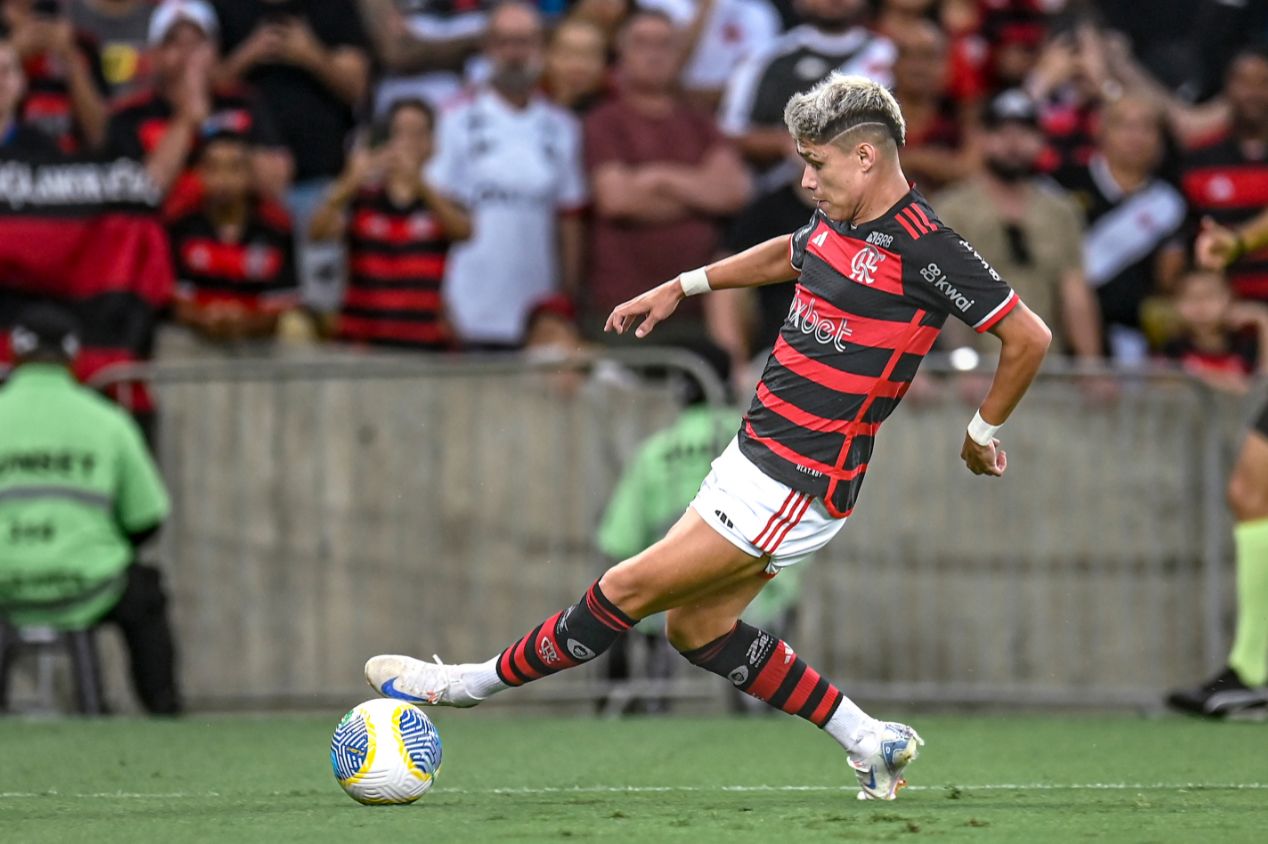 Cirurgia de Luiz Araújo, o Flamengo, é considerada um sucesso; saiba tempo de recuperação