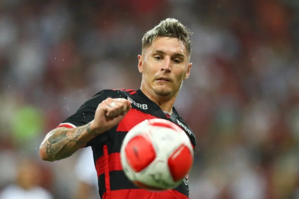 Flamengo: Guillermo Varela sente lesão e preocupa para a sequência da temporada