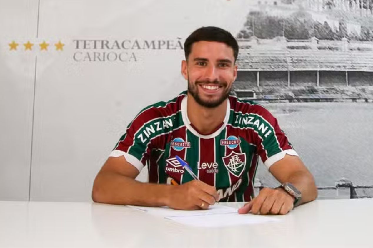 Palmeiras cogita oferecer Dudu e mais dois jogadores por Martinelli, do Fluminense