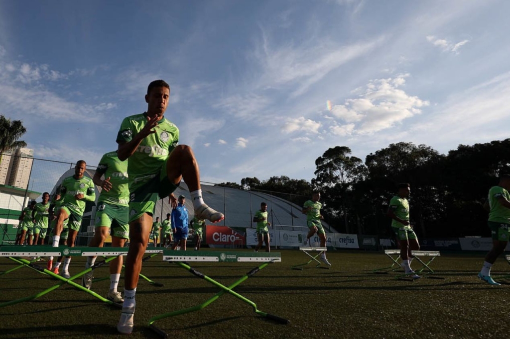 Lateral-direito Marcos Rocha tem edema na panturrilha