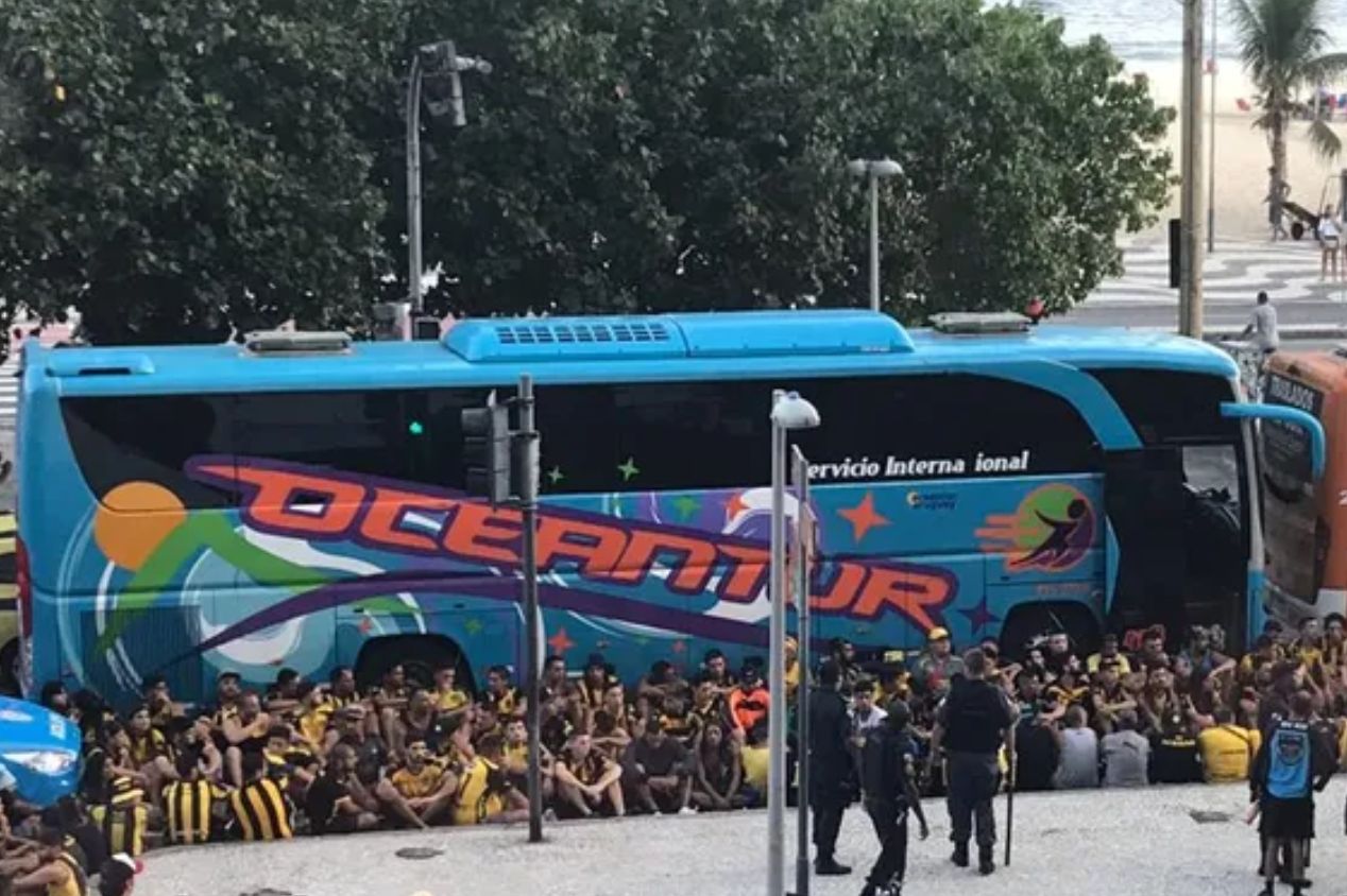 Briga entre torcedores de Flamengo e Peñarol deixa feridos em vários pontos do RJ