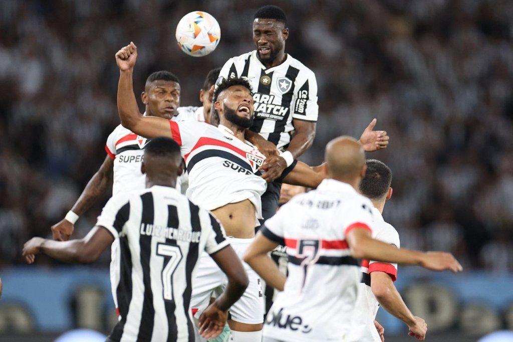 São Paulo x Botafogo: onde assistir, escalações, desfalques, arbitragem e ODDS