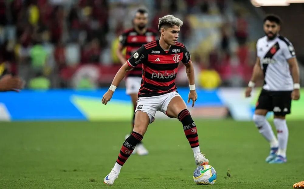 Luiz Araújo é mais um titular do Flamengo que ficará afastado por lesão