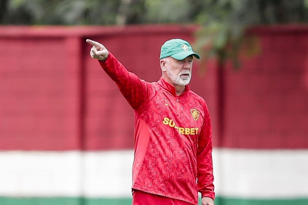 Mano Meneze escalação