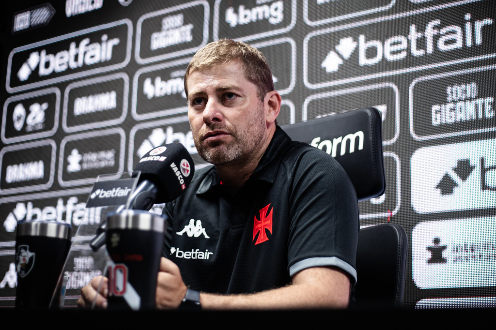 O técnico Rafael Paiva falou que vai dar mais oportunidades aos jogadores vindos da base