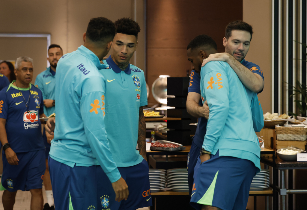 Seleção Brasileira se apresenta em São Paulo e dá início a preparação para os jogos contra o Chile e a Bolívia pelas Eliminatórias da Copa do Mundo