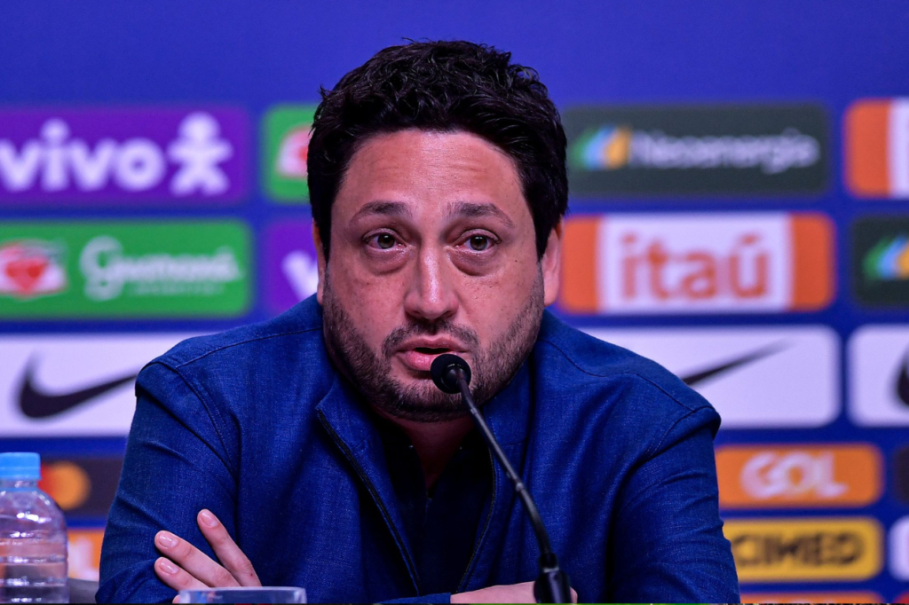 Arthur Elias deixa marta fora da convocação