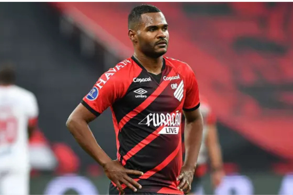 Nikão entra no radar do Remo